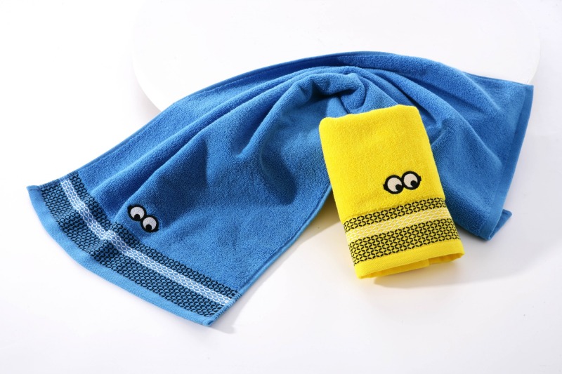Minions cotton embroidered towel (M8076)