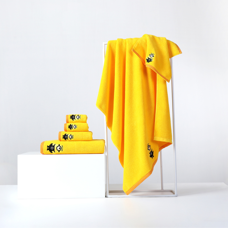 Minions satin printed bath towel (Y8884)