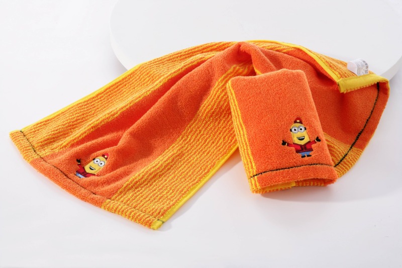 Minions satin embroidered towel (M8082)
