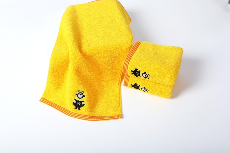 Minions satin Embroidered children's towel (T8784)