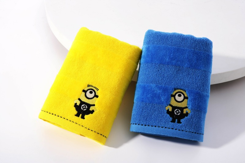 Minions cotton embroidered towel (M8083)