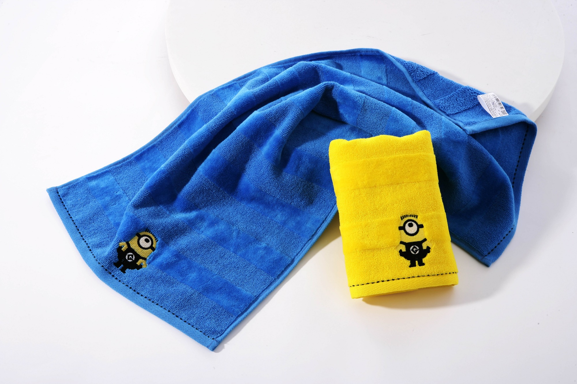 Minions cotton embroidered towel (M8083)