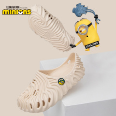 Minion labyrinth sandals L6654
