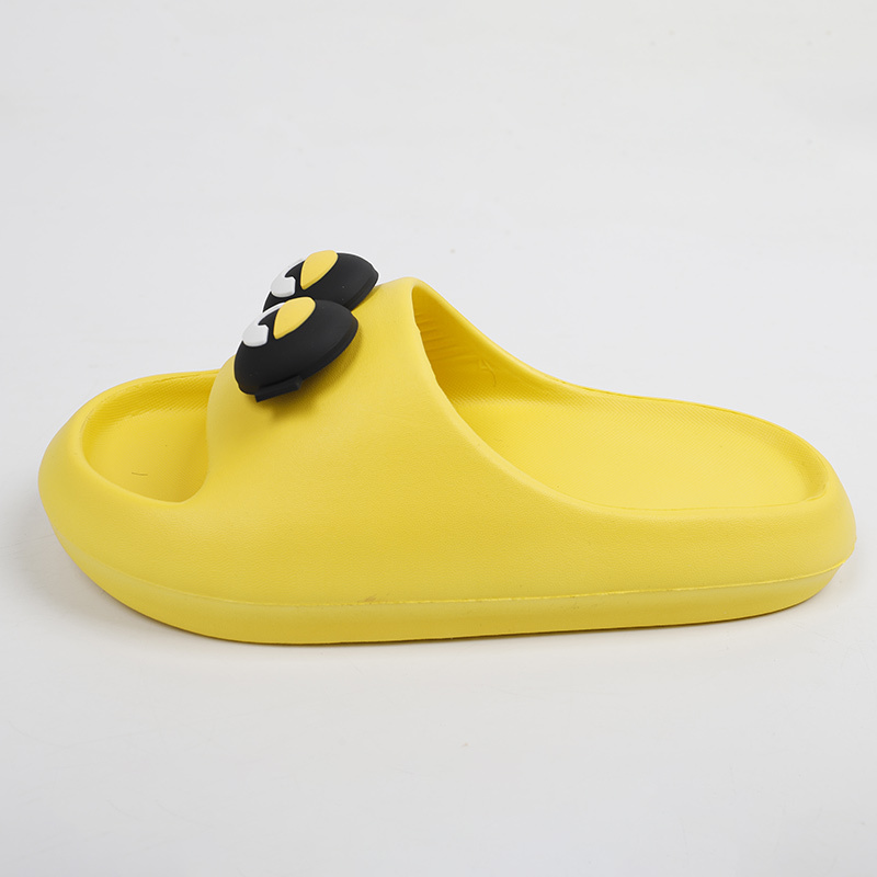 Minions big eyes cute flip-flops