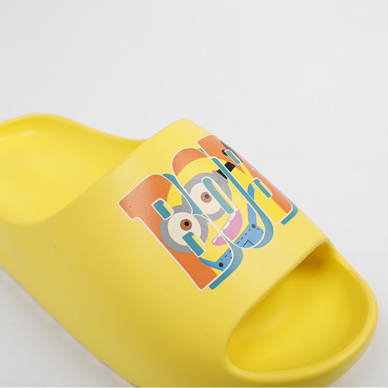 Minions cute print flip-flops