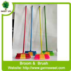 Indoor Outdoor Plastic Floor Cleaning Sweeping Broom Brush Plastic Broom With Wood Stick Brooms