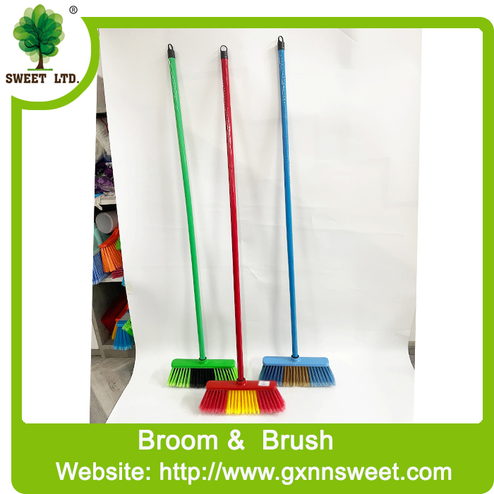 Sweep Plastic soft brom with wooden handle 2.2x120cm