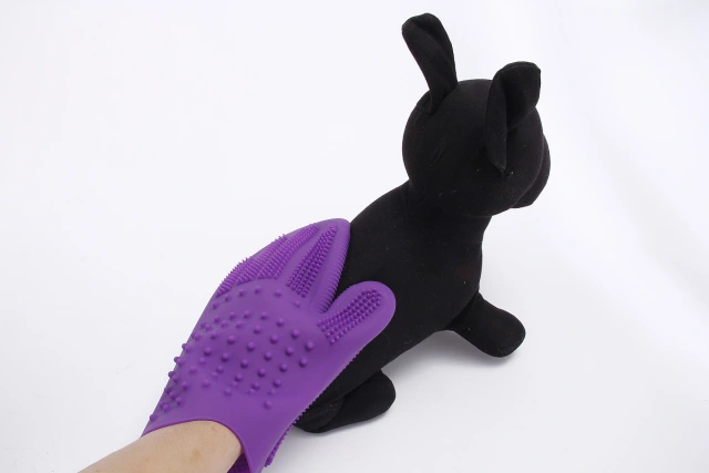 LOS ANDES Pet Grooming Magic Gloves, Dog Cat Bathing Shampoo Brush, Silicone Hair Removal Gloves with Thick High Density Teeth for Bathing and Messaging, Scrubbing Gloves for Shedding