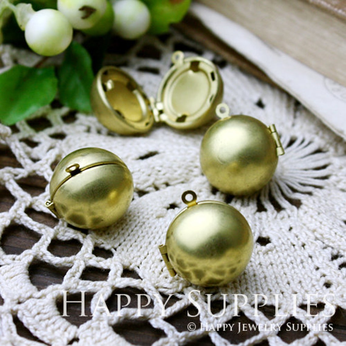 5pcs 17mm Raw Brass Globe Brass Ball Locket Pendants /Charms (ZL09)