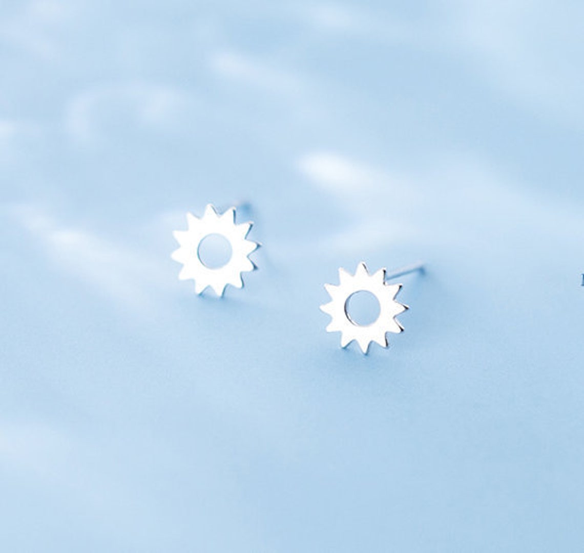 Stud Earrings,Sterling Silver Stud Earrings,Tiny Stud Earrings,Minimalist Earrings,Earrings Studs,Earring Findings,Sun Earrings(YER055)