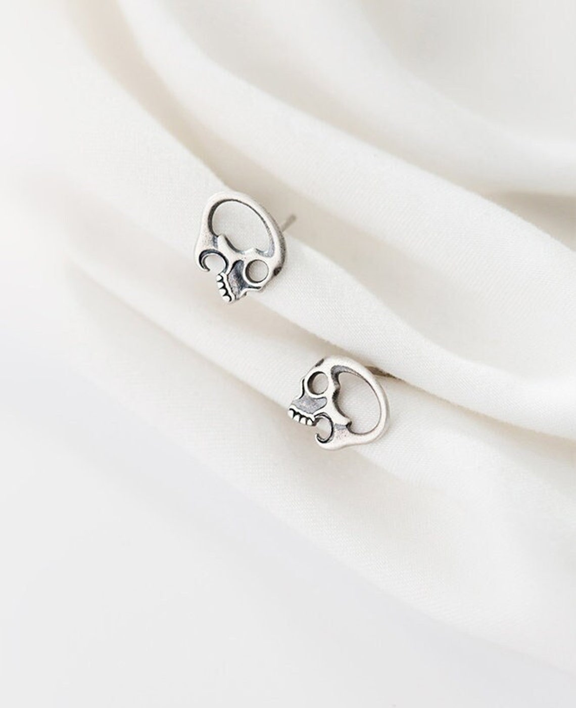 Stud Earrings,Sterling Silver Stud Earrings,Tiny Stud Earrings,Minimalist Earrings,Earrings Studs,Earring Findings,Skull Earrings(YER082)