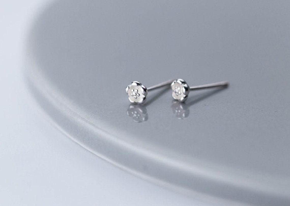 Stud Earrings,Sterling Silver Stud Earrings,Tiny Stud Earrings,Minimalist Earrings,Earrings Studs,Earring Findings,Flower Earrings(YER059)
