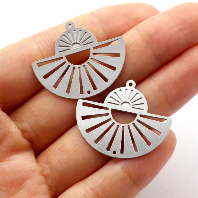 Corroded Stainless Steel Jewelry Charms, Fan Corroded Stainless Steel Earring Charms, Corroded Stainless Steel Silver Jewelry Pendants, Corroded Stainless Steel Silver Jewelry Findings, Corroded Stainless Steel Pendants Jewelry Wholesale (SSB161)