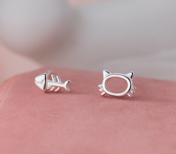 Stud Earrings,Sterling Silver Stud Earrings,Tiny Stud Earrings,Minimalist Earrings,Earrings Studs,Earring Findings, Cat Fish Earrings(YER048)