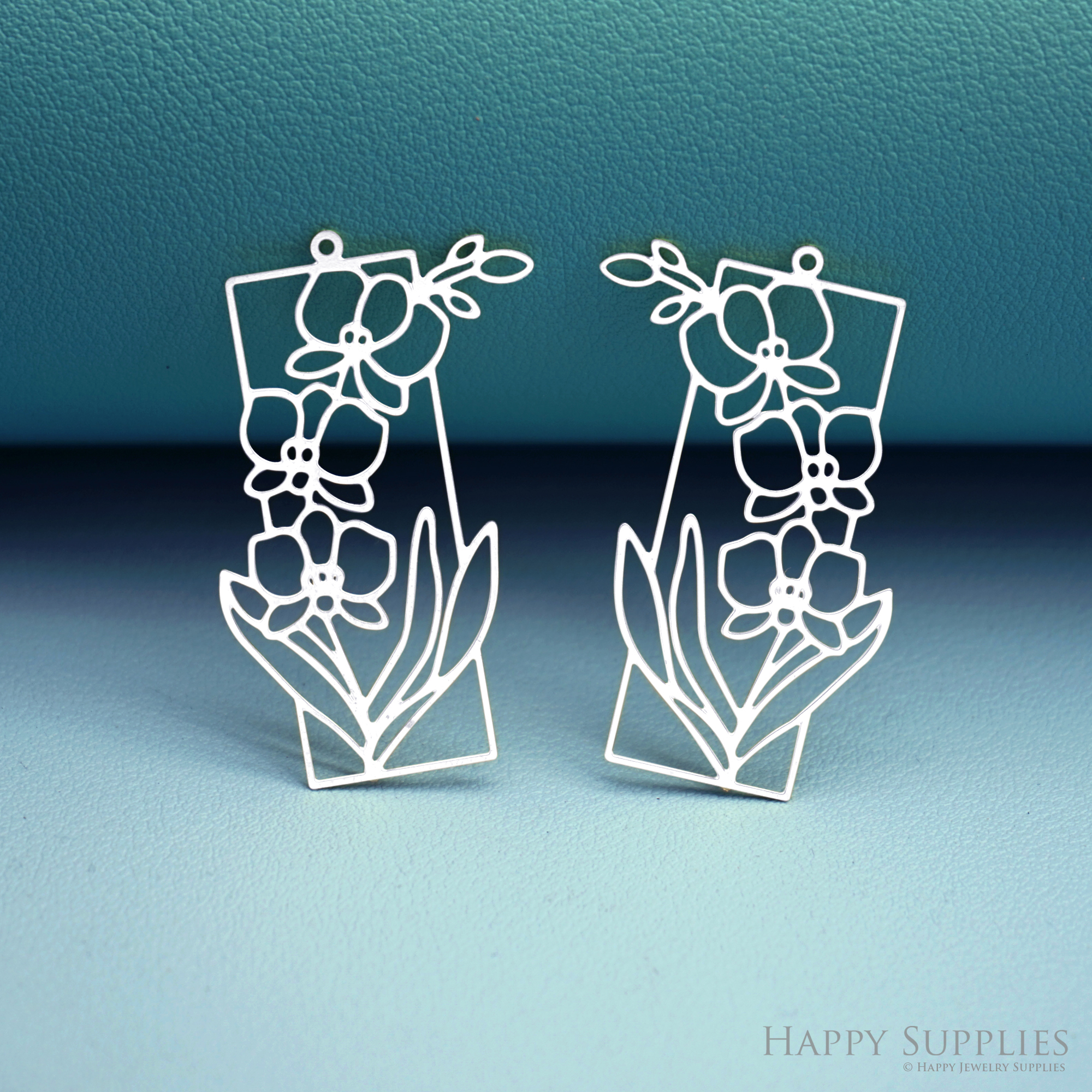 2pcs Stainless Steel Jewelry Charms, Raw Brass Charms, Violet Flowers Charms, Earrings Findings, Stainless Steel Silver Jewelry Pendants, Brass Jewelry Findings, Stainless Steel Pendants Jewelry Wholesale (D2964)