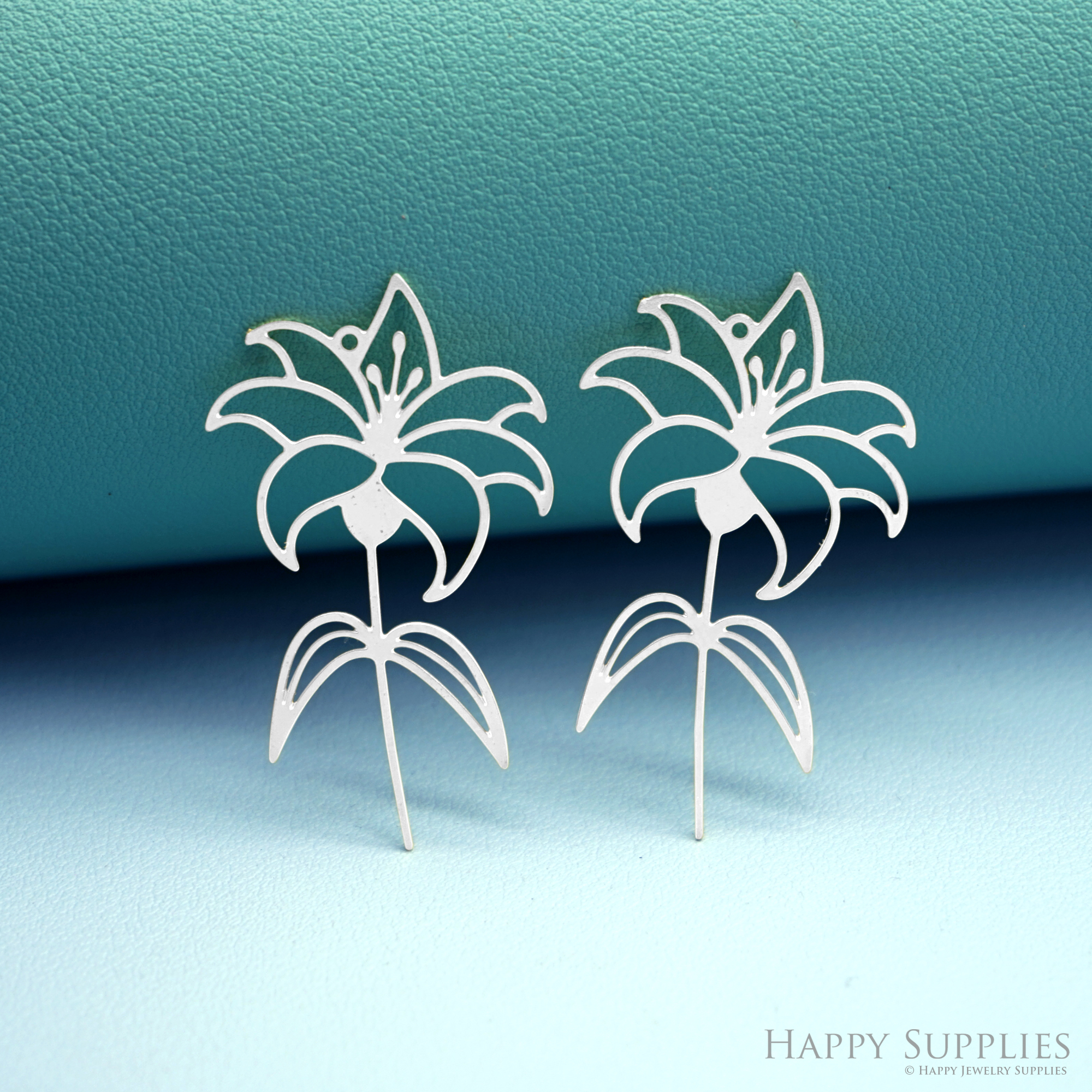 2pcs Stainless Steel Jewelry Charms, Raw Brass Charms, Lily Flowers Charms, Earrings Findings, Stainless Steel Silver Jewelry Pendants, Brass Jewelry Findings, Stainless Steel Pendants Jewelry Wholesale (D2963)