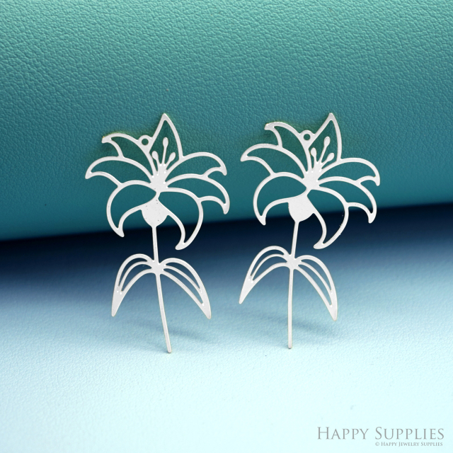 2pcs Stainless Steel Jewelry Charms, Raw Brass Charms, Lily Flowers Charms, Earrings Findings, Stainless Steel Silver Jewelry Pendants, Brass Jewelry Findings, Stainless Steel Pendants Jewelry Wholesale (D2963)