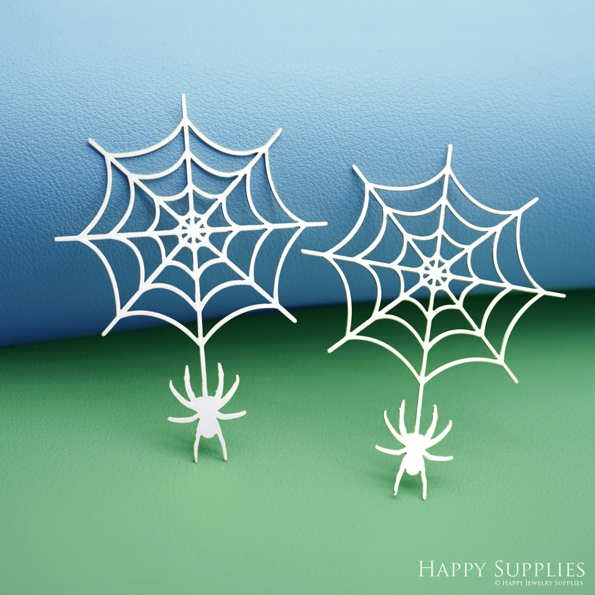 2pcs Big Stainless Steel Jewelry Charms, Raw Brass Charms, Halloween Spider Charms, Earrings Findings, Stainless Steel Silver Jewelry Pendants, Brass Jewelry Findings, Stainless Steel Pendants Jewelry Wholesale (D2981)