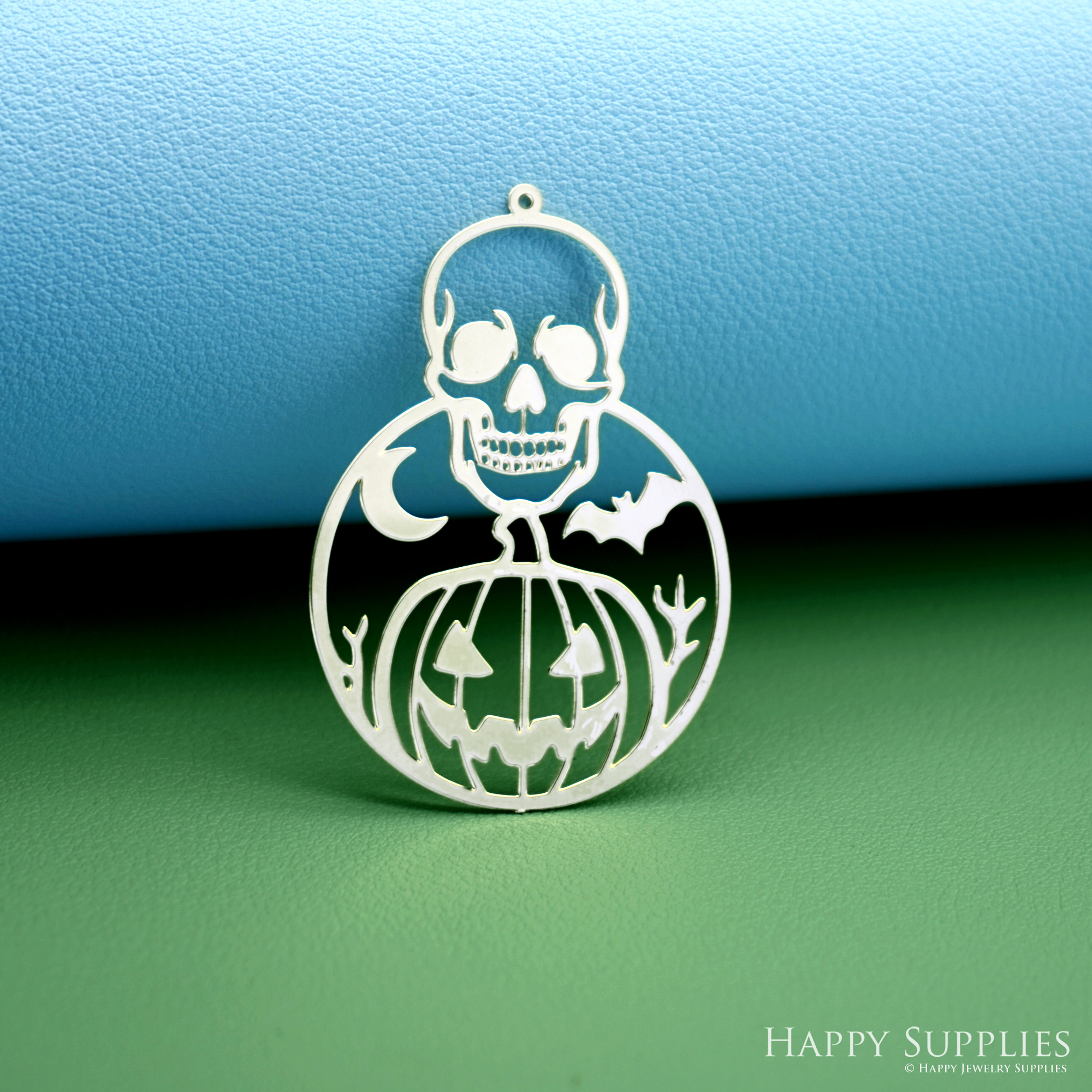 2pcs Stainless Steel Jewelry Charms, Raw Brass Charms, Halloween Skull Charms, Earrings Findings, Stainless Steel Silver Jewelry Pendants, Brass Jewelry Findings, Stainless Steel Pendants Jewelry Wholesale (D3011)