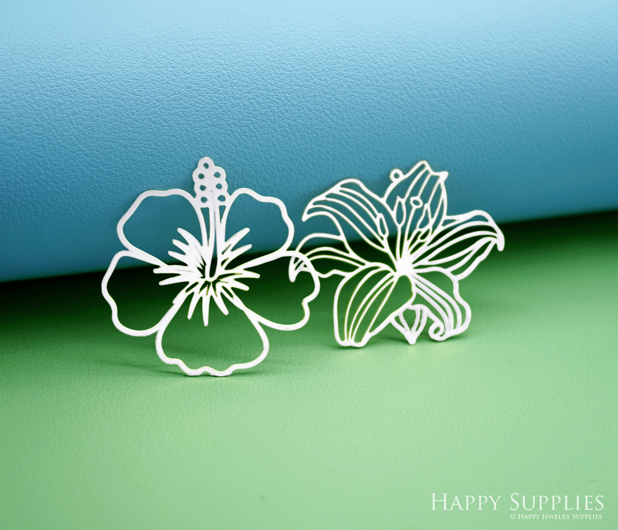 2pcs Stainless Steel Jewelry Charms, Raw Brass Charms, Flower Charms, Earrings Findings, Stainless Steel Silver Jewelry Pendants, Brass Jewelry Findings, Stainless Steel Pendants Jewelry Wholesale (D3010)