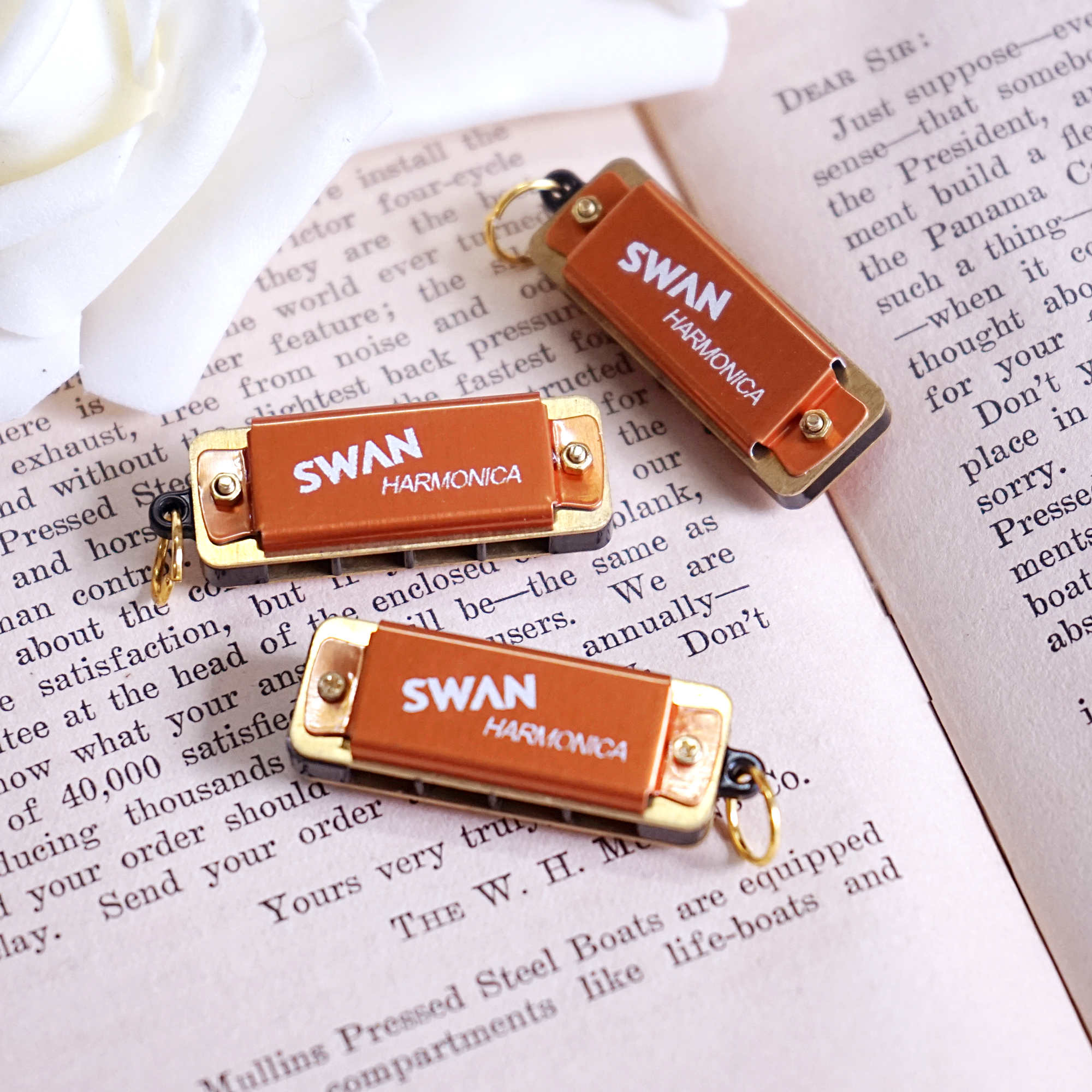Mini Glod Vintage Style Harmonica Pendants (H01G)