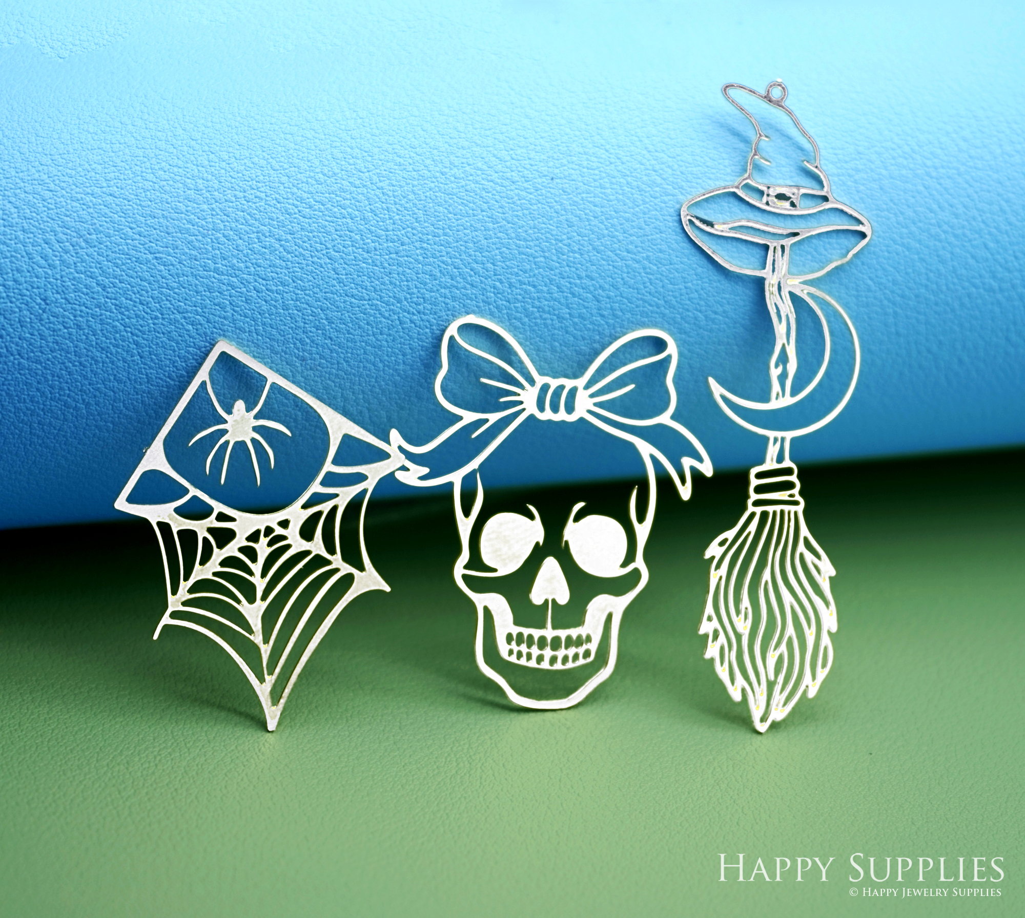 2pcs Stainless Steel Jewelry Charms, Raw Brass Charms, Broom, Spider, Skull Charms, Earrings Findings, Stainless Steel Silver Jewelry Pendants, Brass Jewelry Findings, Stainless Steel Pendants Jewelry Wholesale (D3021)