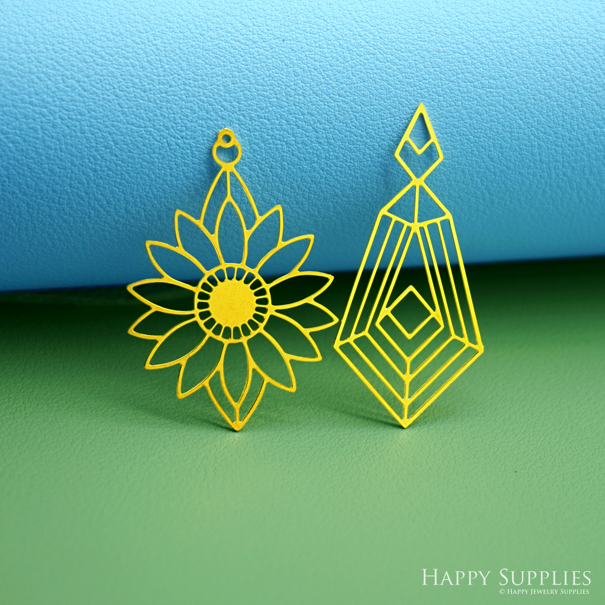 2pcs Stainless Steel Jewelry Charms, Raw Brass Charms, Flower Charms, Earrings Findings, Stainless Steel Silver Jewelry Pendants, Brass Jewelry Findings, Stainless Steel Pendants Jewelry Wholesale (D3022)