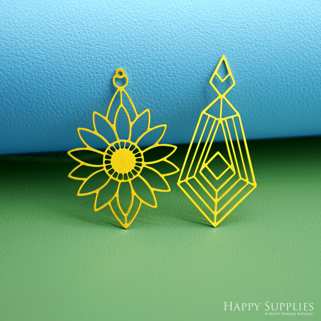 2pcs Stainless Steel Jewelry Charms, Raw Brass Charms, Flower Charms, Earrings Findings, Stainless Steel Silver Jewelry Pendants, Brass Jewelry Findings, Stainless Steel Pendants Jewelry Wholesale (D3022)