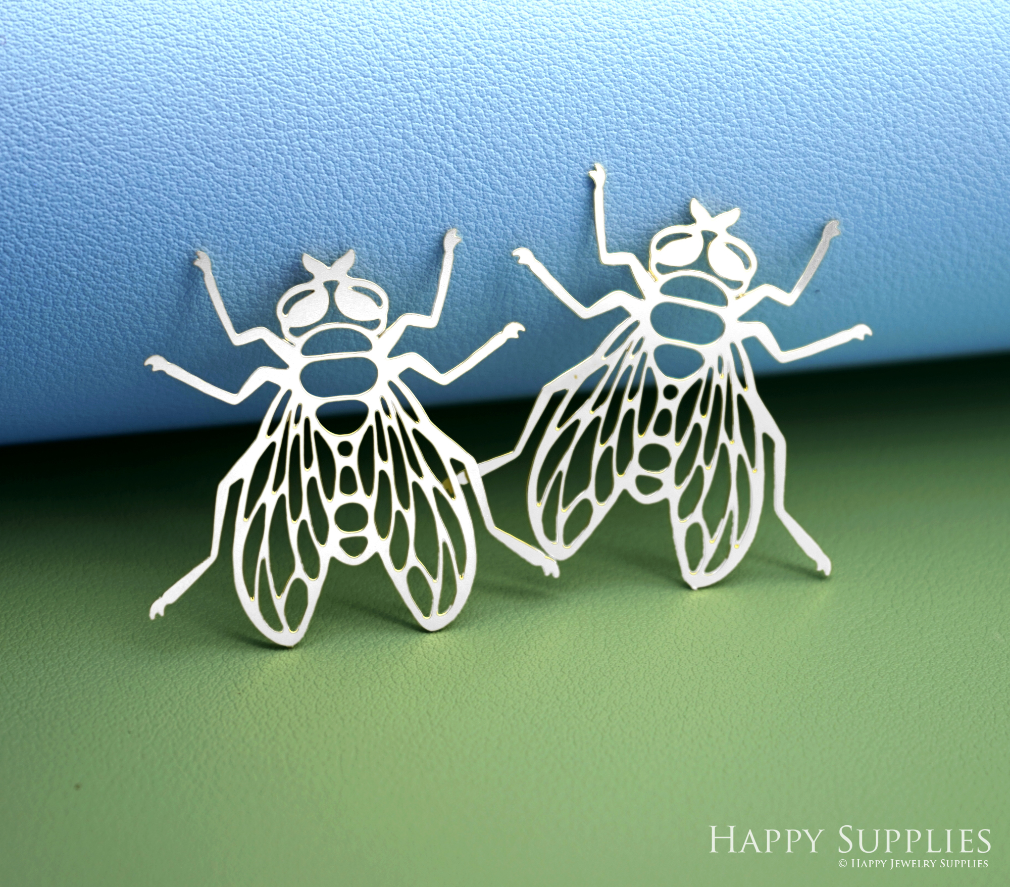 2pcs Stainless Steel Jewelry Charms, Raw Brass Charms, Bee Charms, Earrings Findings, Stainless Steel Silver Jewelry Pendants, Brass Jewelry Findings, Stainless Steel Pendants Jewelry Wholesale (D3036)