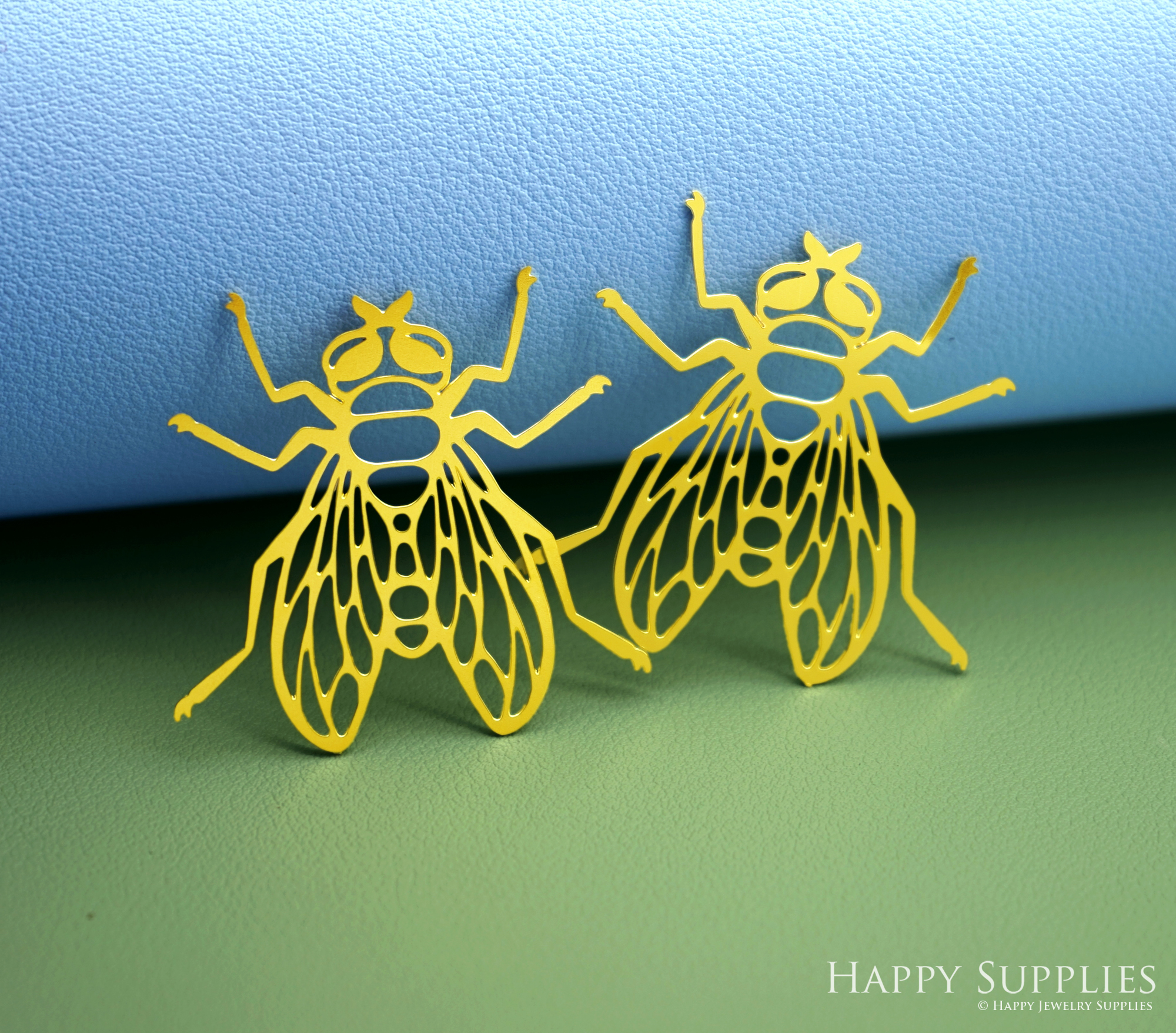 2pcs Stainless Steel Jewelry Charms, Raw Brass Charms, Bee Charms, Earrings Findings, Stainless Steel Silver Jewelry Pendants, Brass Jewelry Findings, Stainless Steel Pendants Jewelry Wholesale (D3036)