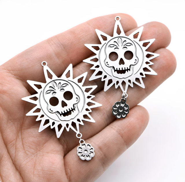 4pcs(1set) Skull Sun Charms, Day of the Dead Jewelry, Mexican Folk Art Pendant, Etched Stainless Steel Earring Findings (SSB1264)