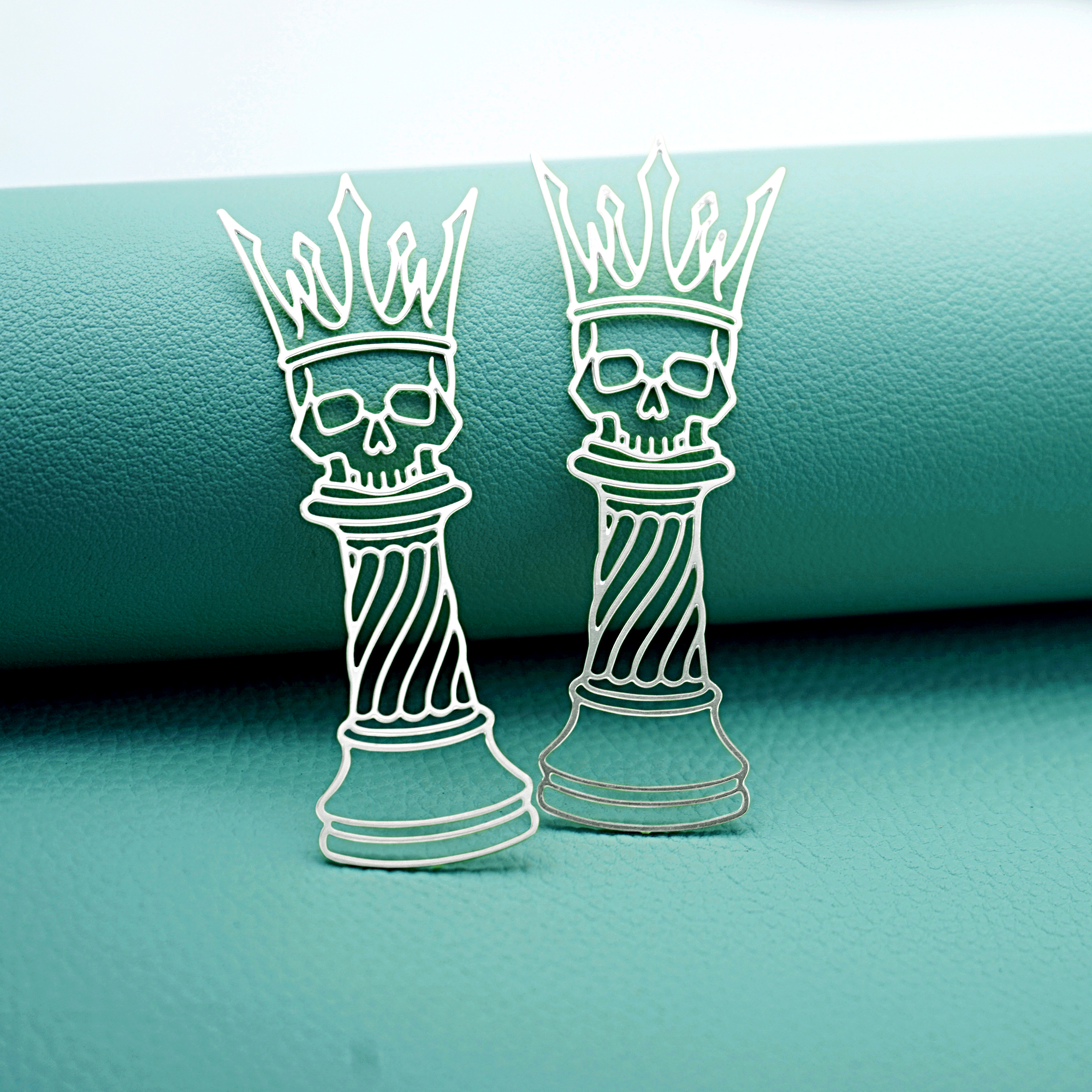 2pcs Crowned Skull Charms, Gothic Skeleton Column Pendants, Halloween Jewelry Findings, DIY Earrings Making Supplies (D3068)