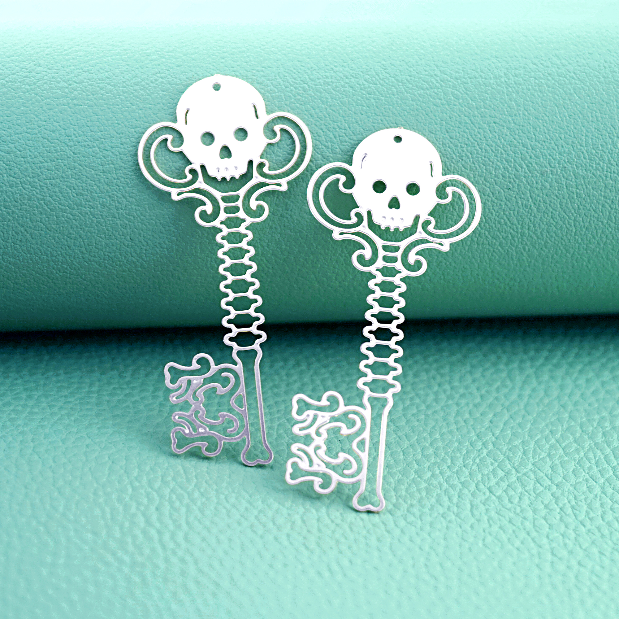 2pcs Skull Skeleton Key Charms, Gothic Key Pendants, Halloween Jewelry Findings, DIY Earrings Making Supplies (D3066)