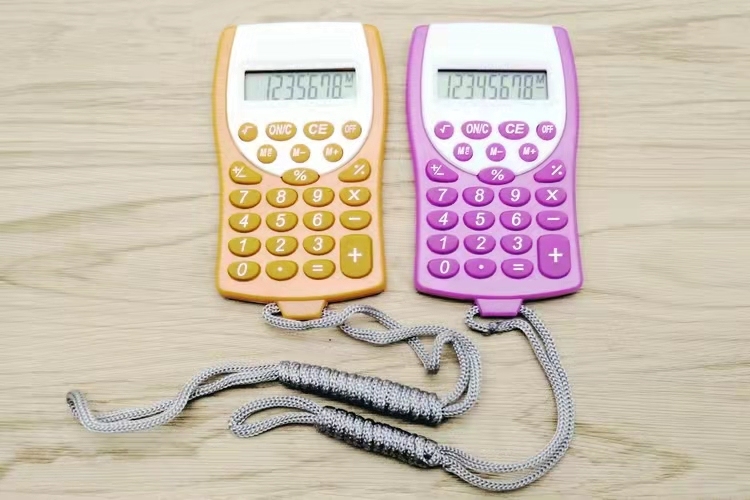 Calculadora pequeña con cordón