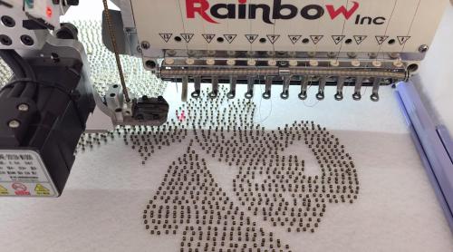 Rainbow embroidery machine with beading device, beading embroidering