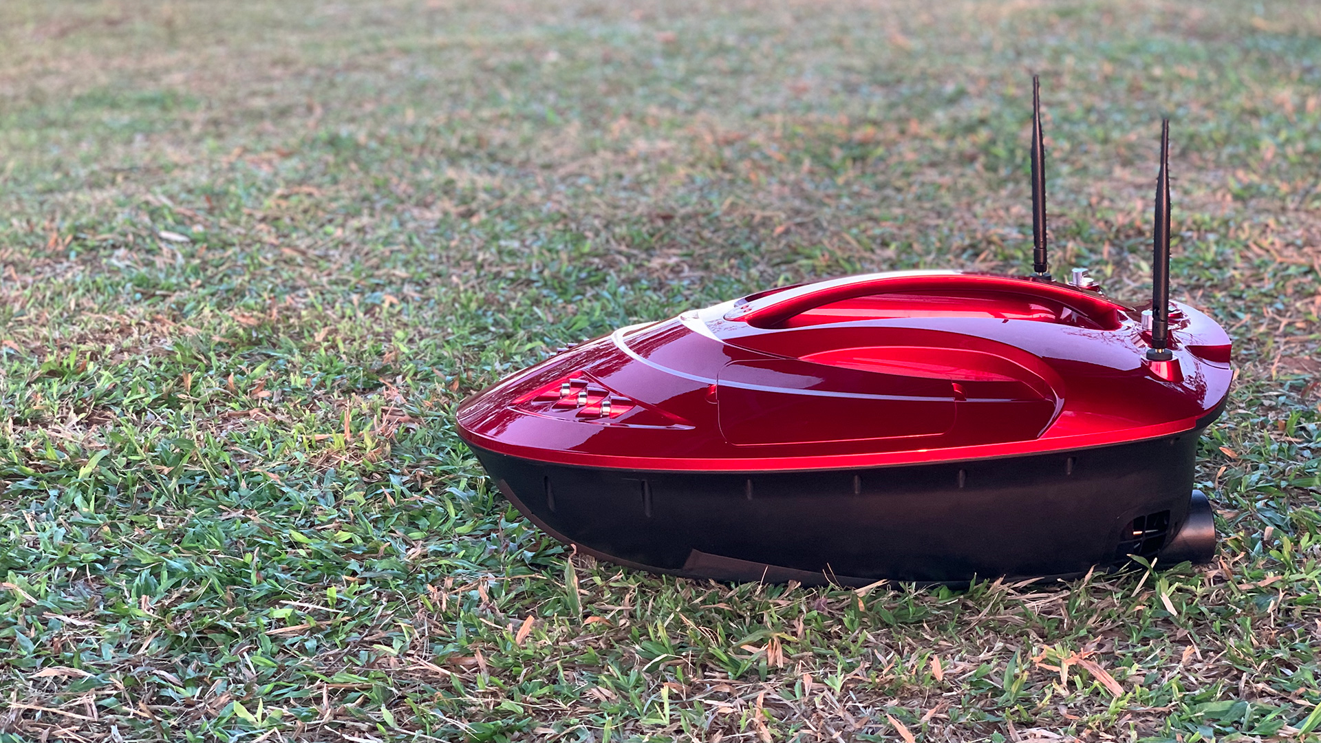 Buying a Sonar Fish Finder RC Boat With Camera
