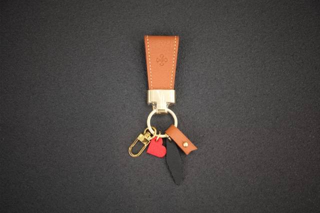 VAGENARI Genuine leather sheepskin keychain