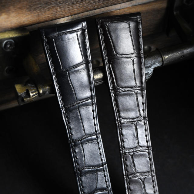 Alligator strap for Cartier Calibre 42mm  W7100037