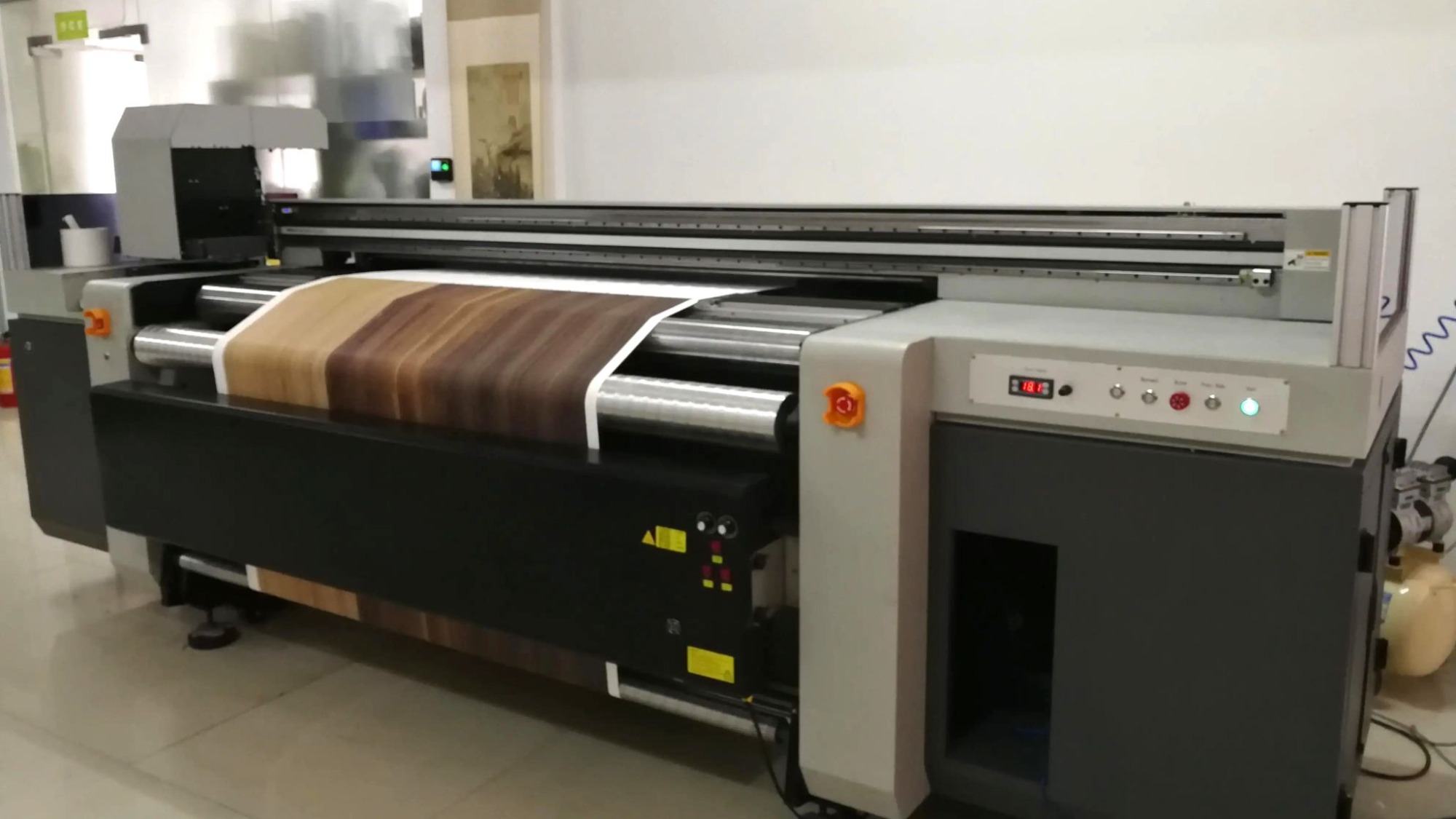 The application of Digital Printing Technology to the field of decorative paper