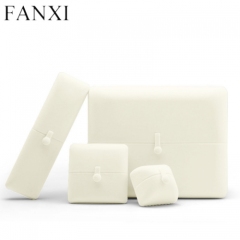 Unique design cream velvet jewelry packaging