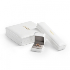 Custom white PU leather jewelry box with microfiber inside