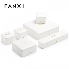 Custom logo white leather jewelry box with microfiber inside