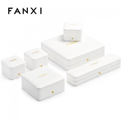 Custom logo white leather jewelry box with microfiber inside
