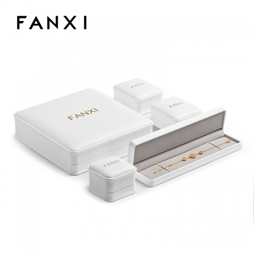 Custom white PU leather jewelry box with microfiber inside