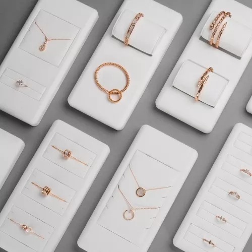 New design white microfiber jewellery display set for ring pendant bangle