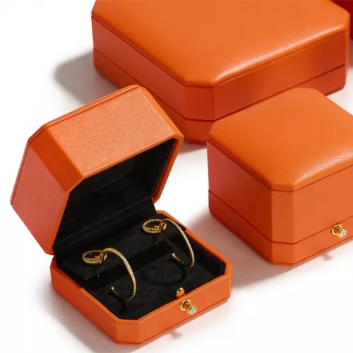 Custom logo/colour leather jewelry packaging box with black velvet inside