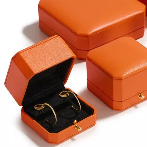 Custom logo/colour leather jewelry packaging box with black velvet inside