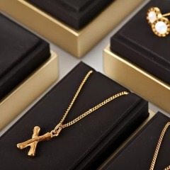FANXI wholesale wooded jewelry display set with black PU leather