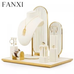 New design metal frame luxury jewelry display stand set