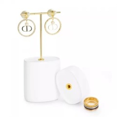 White resin base jewelry display exhibitor with metal T bar